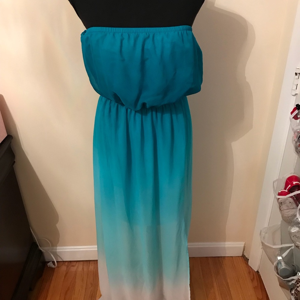 🎀🖤Strapless blue and white ombré dress